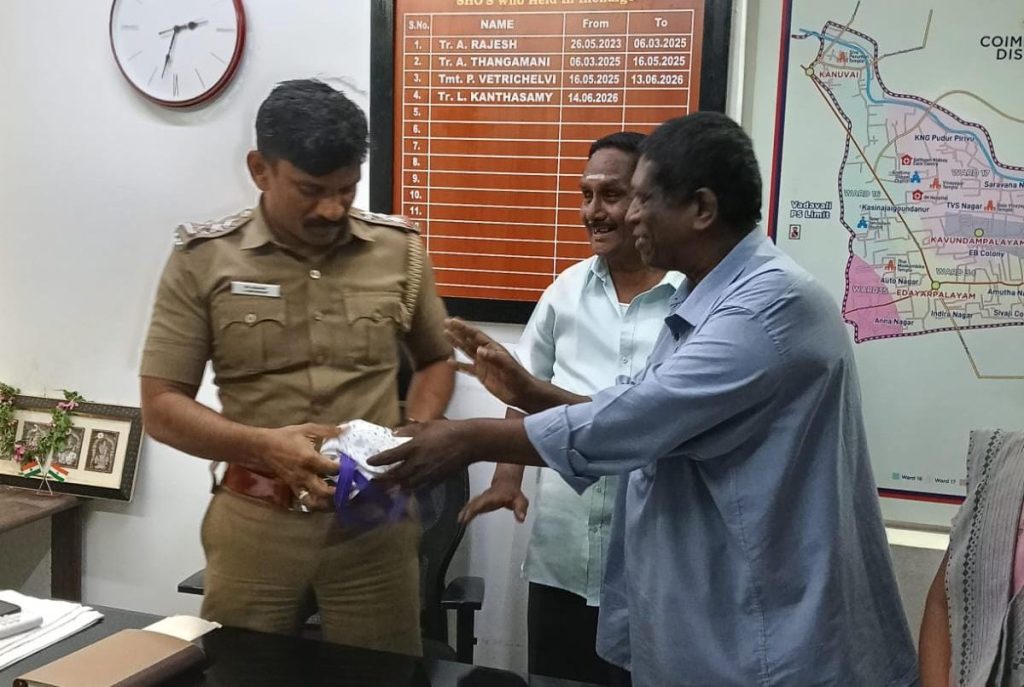 தமிழக முற்போக்கு மக்கள் கட்சியின் சார்பாக கோவை கவுண்டம் பாளையம் காவல் ஆய்வாளரை சந்தித்து வாழ்த்து
