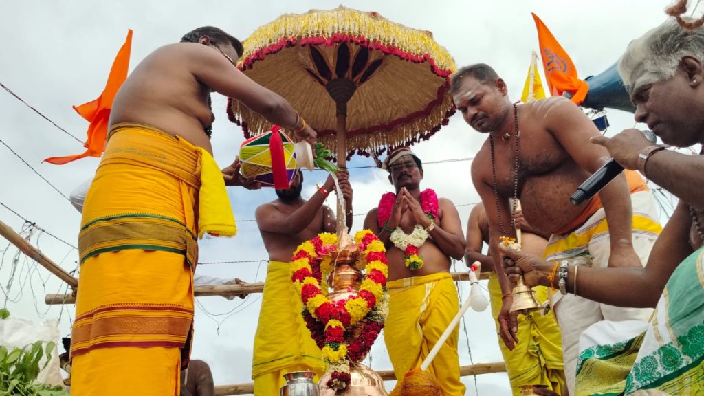போச்சம்பள்ளி அருகே உள்ள வலசகவுண்டனூர் ஊராட்சி விக்கினம்பட்டி கிராமத்தில் உள்ள ஸ்ரீ சென்னம்மாள் கோவில் கும்பாபிஷேக முன்னாள் ஊராட்சி மன்ற தலைவர் ஜெயாவேல் தலைமையில் நடைபெற்றது